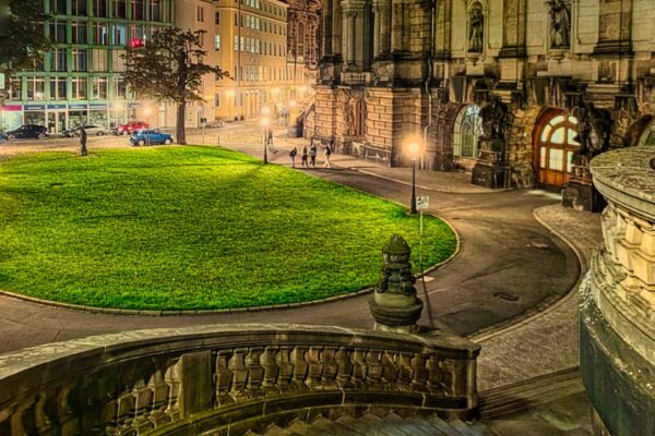 Blick an der Brühlschen Terrasse in Richtung Frauenkirche